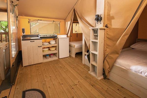 Camping Chateau De Galaure Chateauneuf-de-Galaure Экстерьер фото